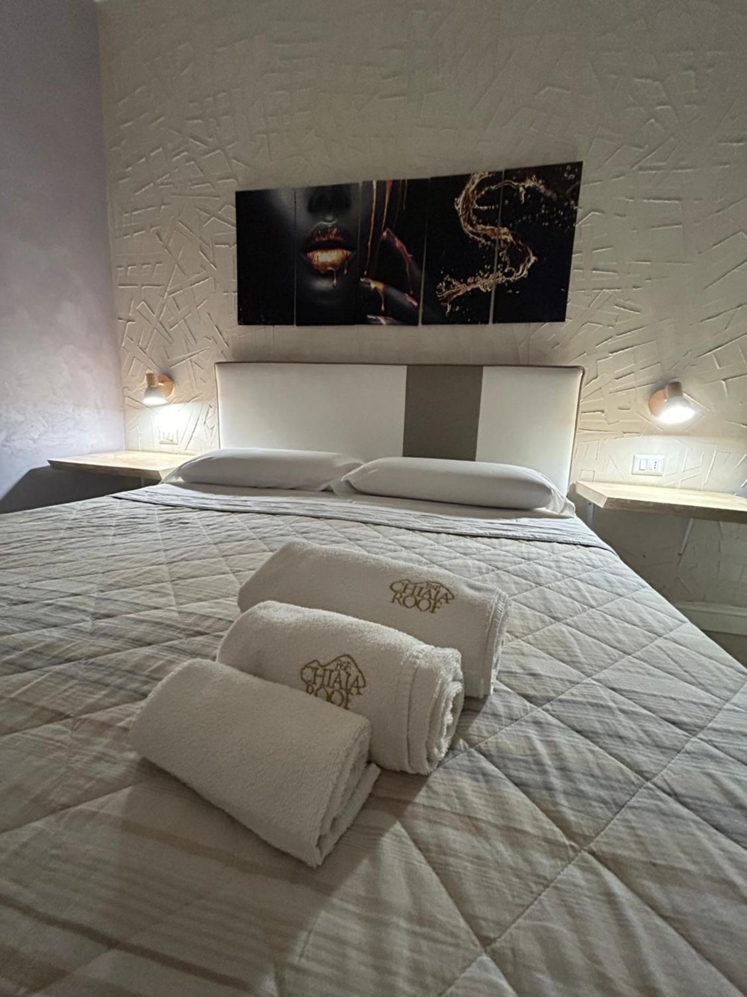 Bed and Breakfast Chiaia Roof Neapel Zimmer foto