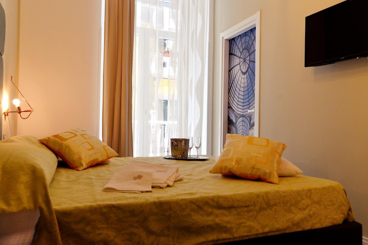Bed and Breakfast Chiaia Roof Neapel Exterior foto